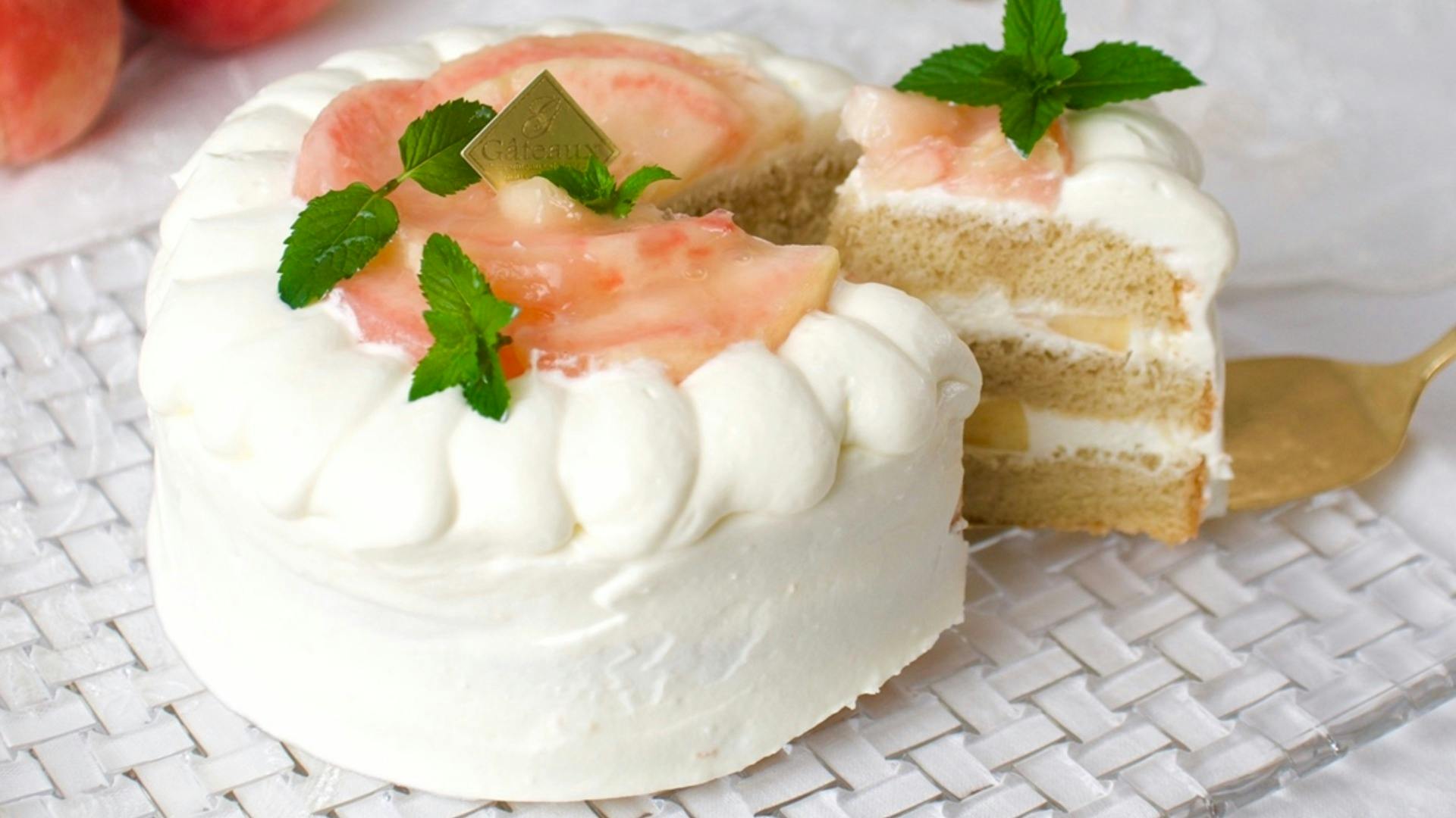 レシピ 動画 ふわふわ米粉スポンジで作る桃のショートケーキ Dmm オンラインサロン